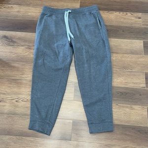 Men’s gray sweatpants